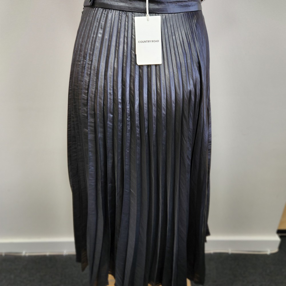 Pleated midi shop skirt country road